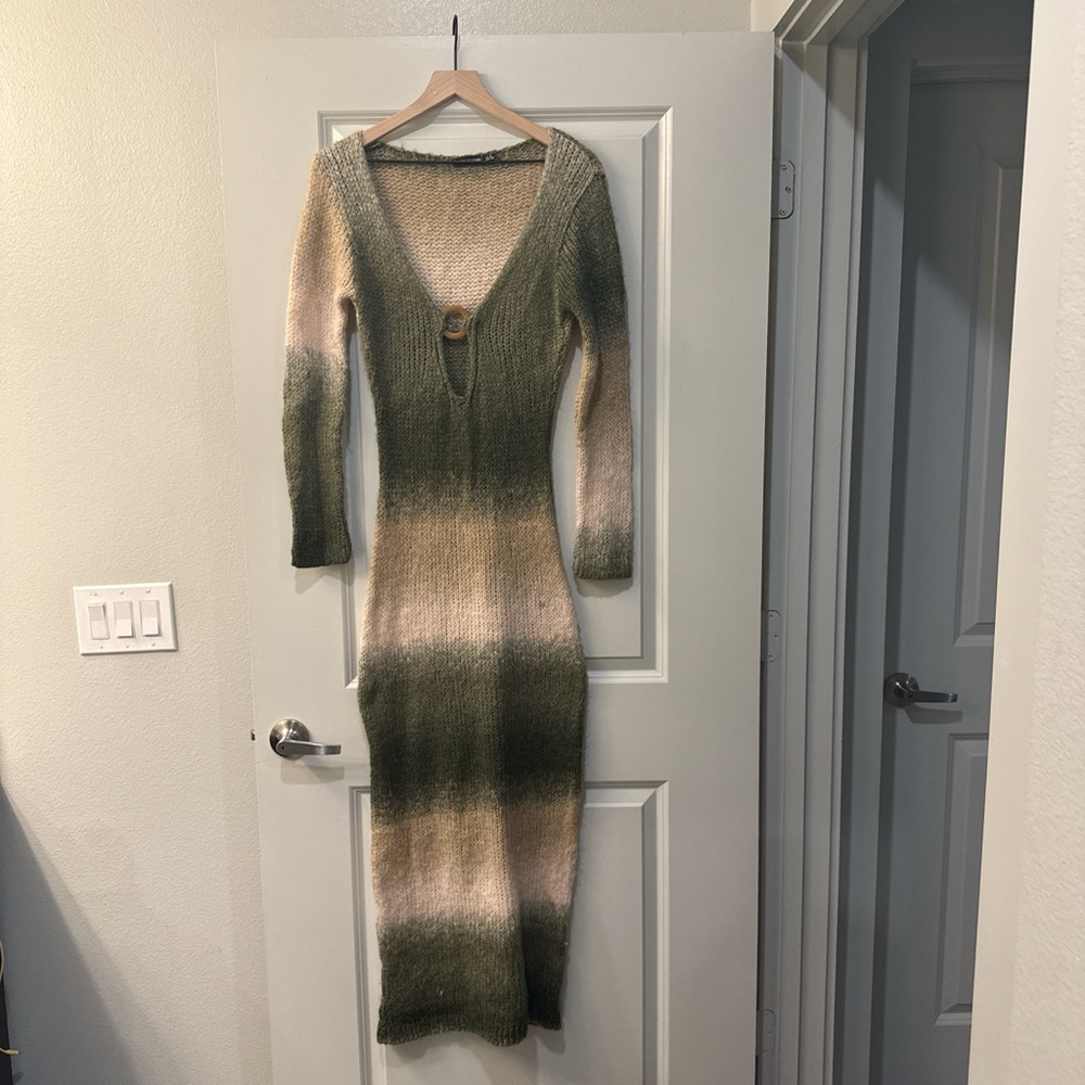 PrettyLittleThing Olive & Cream Ombre Long Sleeve Maxi Dress